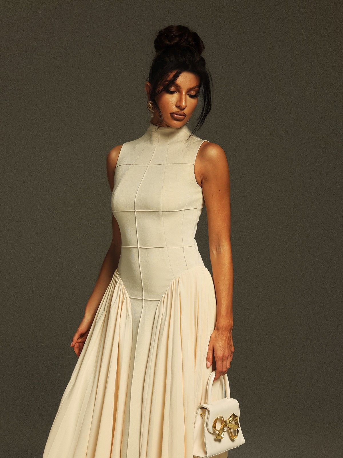 Thota Sleeveless Ruced Midi Dress
